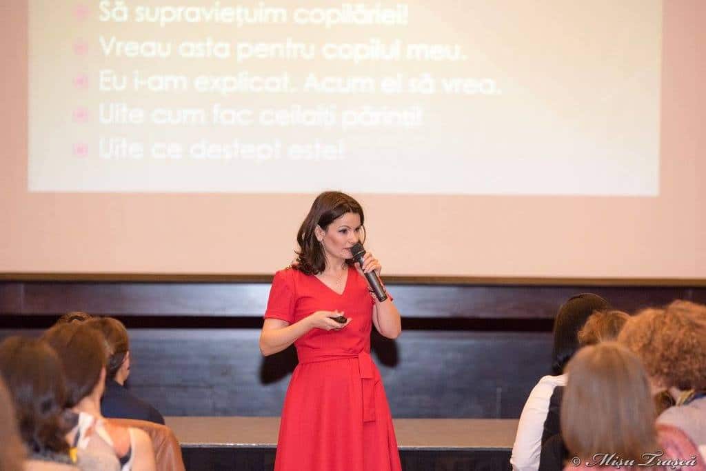 Stai în umbră, în spate, dă-i dreptul să conștientizeze EL ce i se întâmplă și de ce!